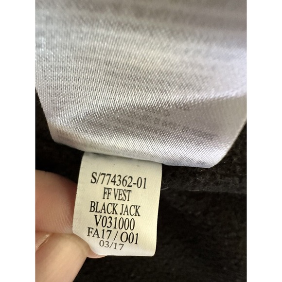 Old Navy Puffer Vest Jacket, Black Size Medium Zip Up Quilted Fleece inside - Picture 7 of 13